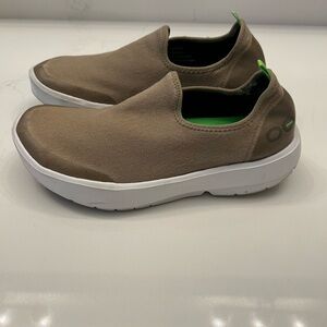 OOFOS OOmg Slip-On Shoes Women’s Size 8 Taupe Comfort Recovery Sneakers EUC